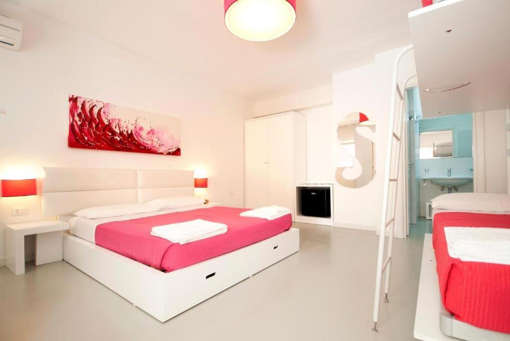Hotel Beach Salento Marina Di Pescoluse Bagian luar foto