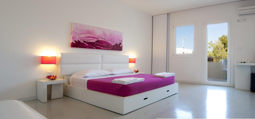 Hotel Beach Salento Marina Di Pescoluse Bagian luar foto