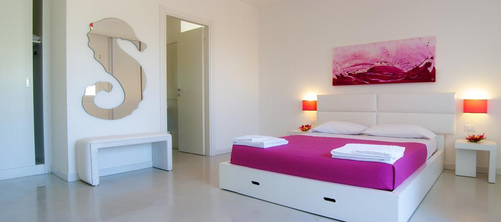 Hotel Beach Salento Marina Di Pescoluse Bagian luar foto