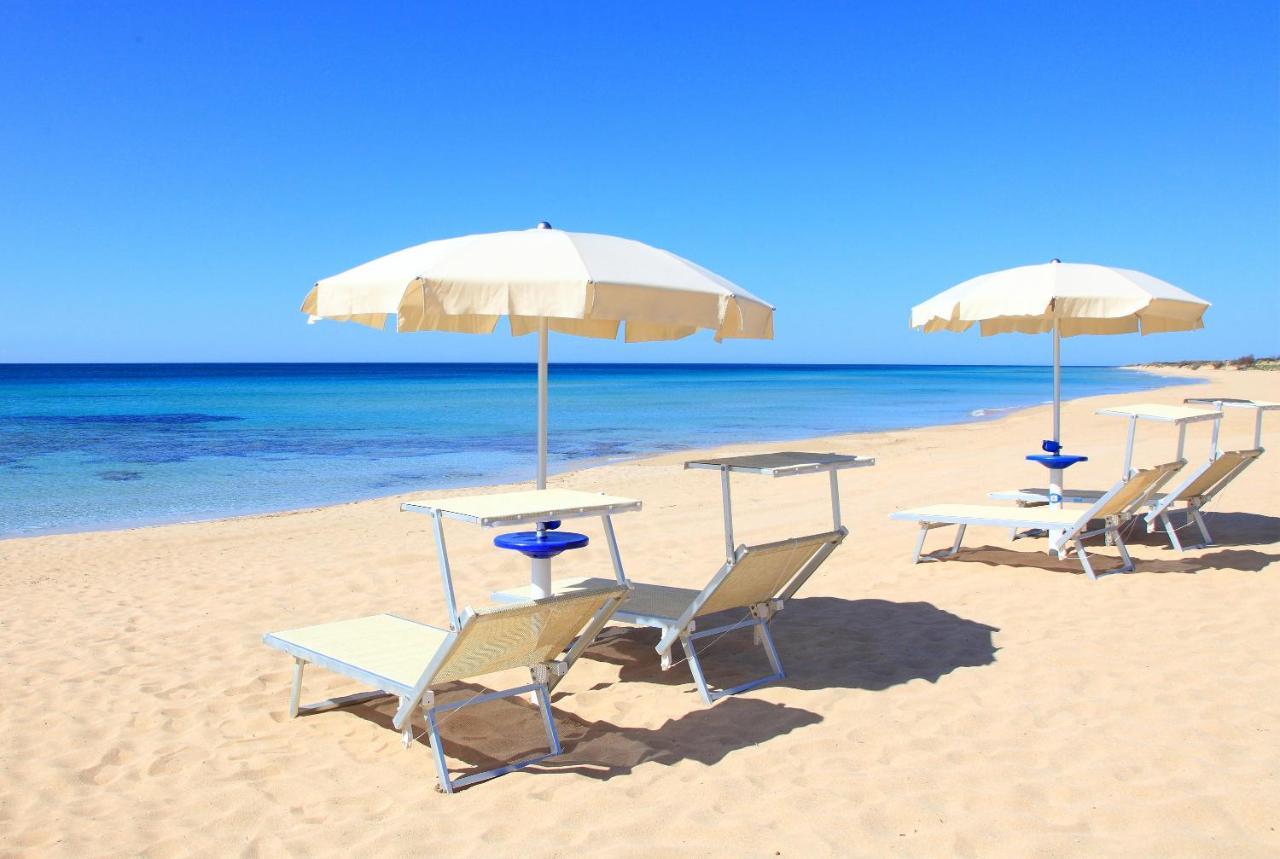 Hotel Beach Salento Marina Di Pescoluse Bagian luar foto