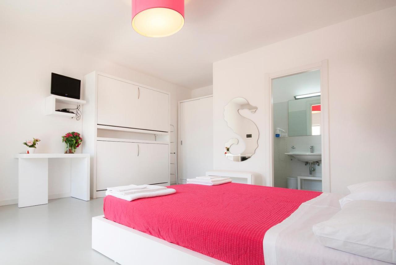 Hotel Beach Salento Marina Di Pescoluse Bagian luar foto
