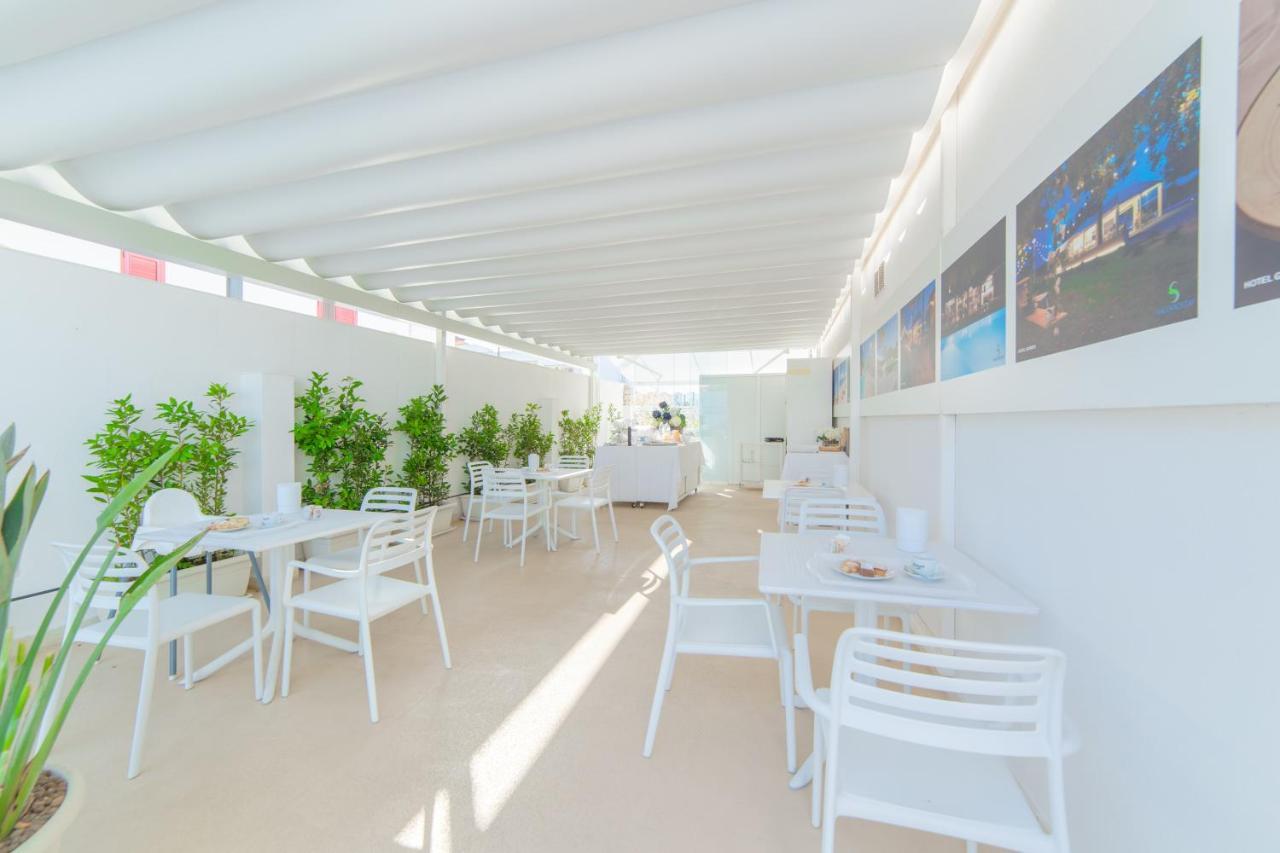 Hotel Beach Salento Marina Di Pescoluse Bagian luar foto